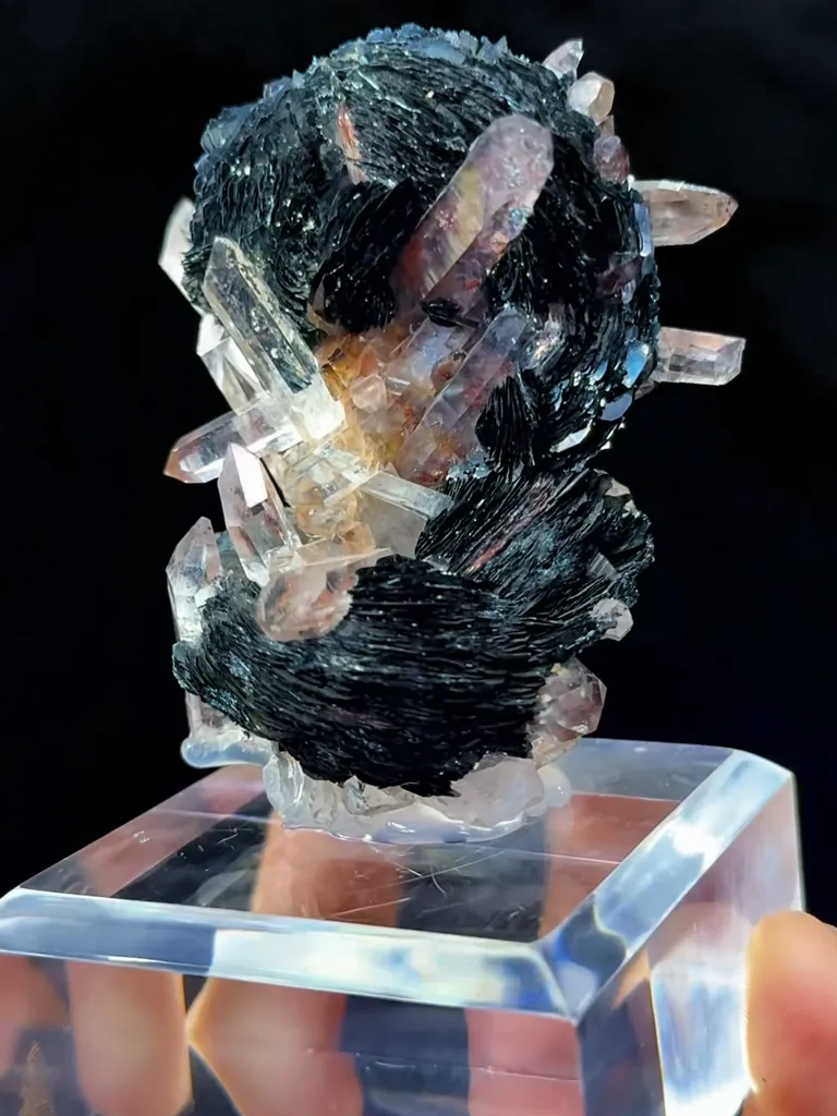 Natural Crystal and Phosphate Manganese Ore Coexist comes from Jinlong,Guangzhou 60*40*70MM - image 5