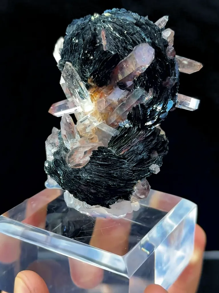 Natural Crystal and Phosphate Manganese Ore Coexist comes from Jinlong,Guangzhou 60*40*70MM - image 7