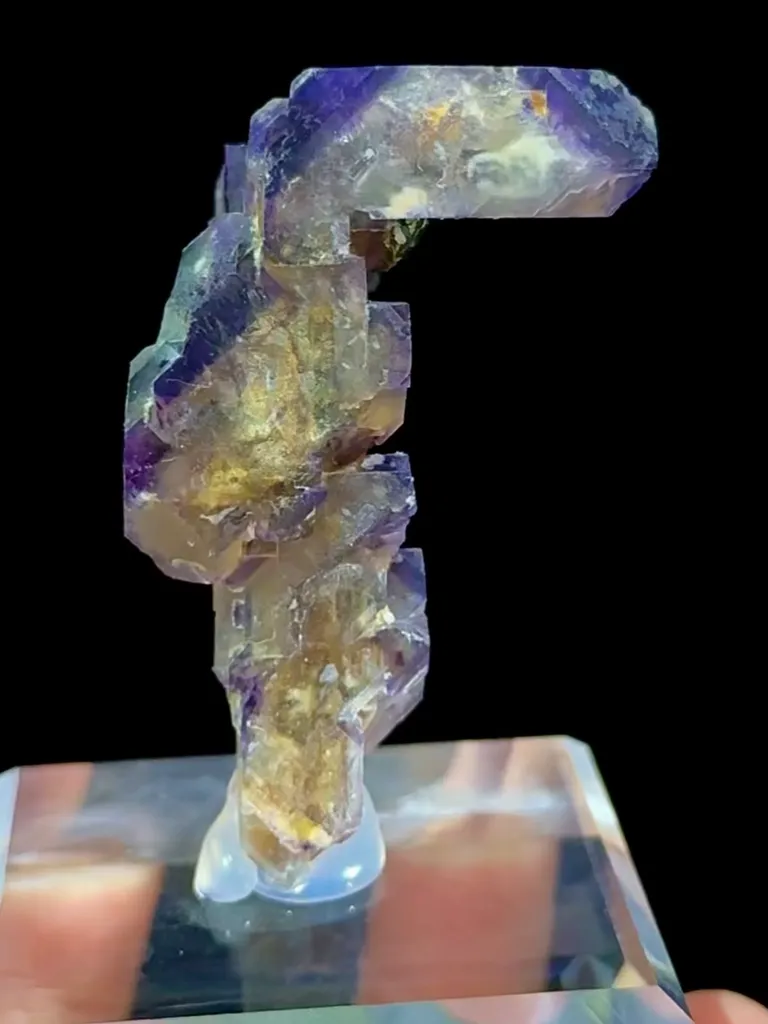 Natural Crystal and Pyrite Coexist comes from Neimenggu 25*35*50MM image