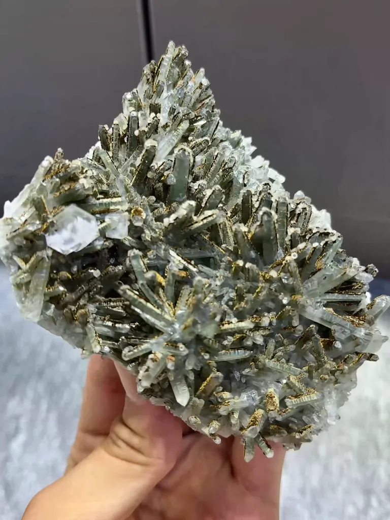 Natural Crystal Clusters and Cubic Fluorite coexist comes from Shizhuyuan,Chenzhou 100*90*50MM - image 3
