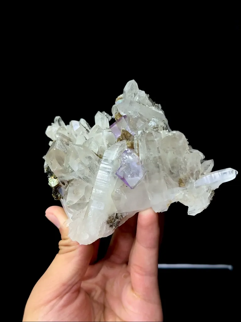 Natural Crystal Clusters and Fluorite Coexist comes from Yaogangxian,Hunan 140*105*35MM - image 2