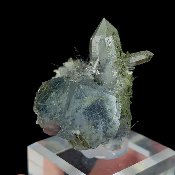 Natural Cubic Fluorite and Bismuthinite and Quartz, Mineral Specimen:Yaogangxian,Hunan (35*40*35MM) image