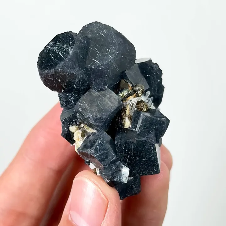 Natural Cubic Fluorite and Bismuthinite, Mineral Specimen: Yindu,Inner Mongolia (45*50*30MM) - image 4
