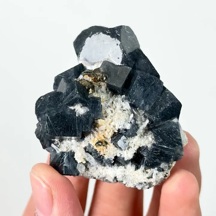 Natural Cubic Fluorite and Bismuthinite, Mineral Specimen: Yindu,Inner Mongolia (45*50*30MM) - image 3
