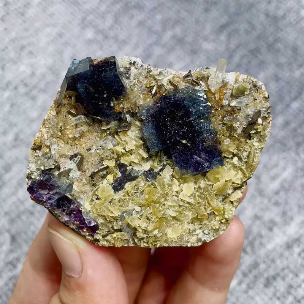 Natural Cubic Fluorite and Bismuthinite Symbiosis comes from Yaogangxian,Hunan 60*45*15MM - image 4