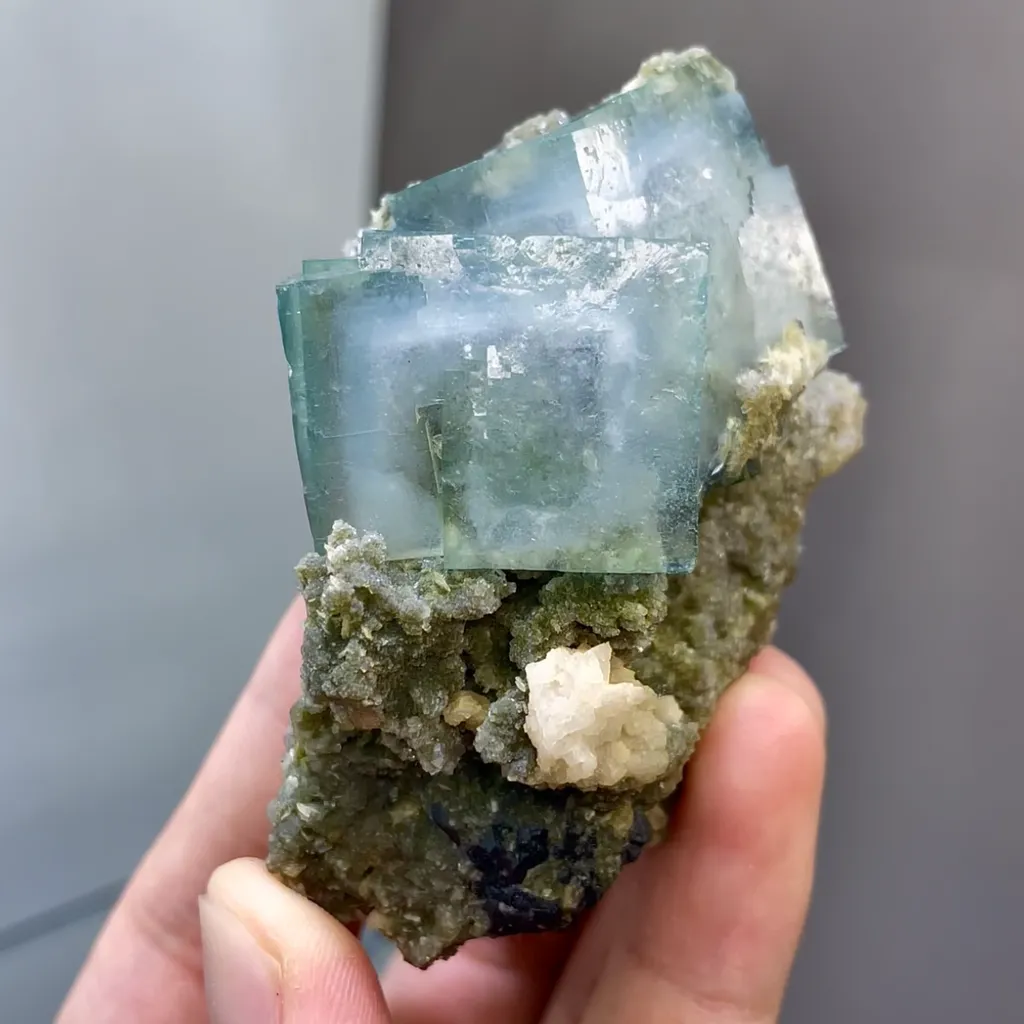Natural Cubic Fluorite and Mica Symbiosis comes from Yaogangxian,China 45*70*30MM image
