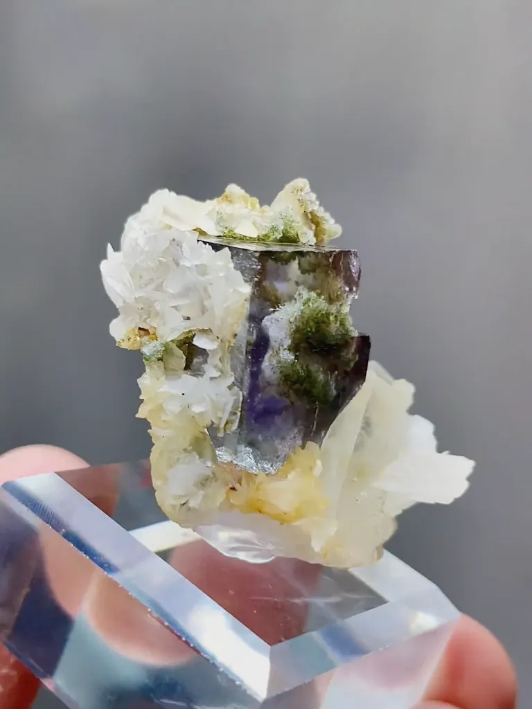 Natural Cubic Fluorite and Quartz coexist comes from Yaogangxisn,Hunan 20*30*20MM - image 3