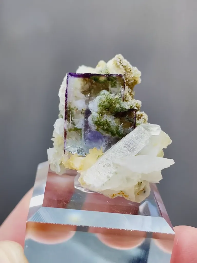 Natural Cubic Fluorite and Quartz coexist comes from Yaogangxisn,Hunan 20*30*20MM - image 2