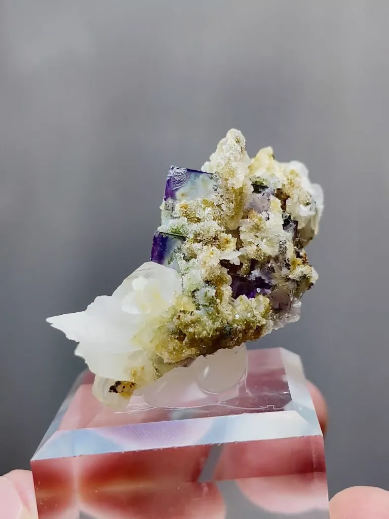 Natural Cubic Fluorite and Quartz coexist comes from Yaogangxisn,Hunan 20*30*20MM - image 4