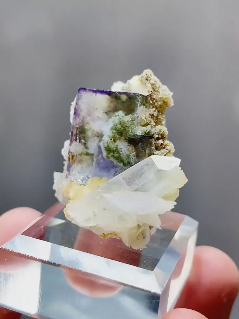 Natural Cubic Fluorite and Quartz coexist comes from Yaogangxisn,Hunan 20*30*20MM - image 5