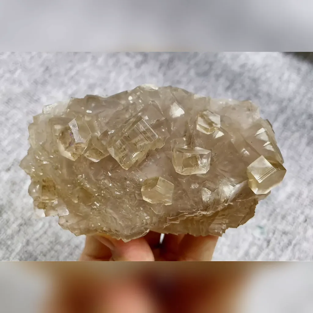 Natural Cubic Fluorite and Transparent Prismatic Calcite comes from Zhejiang,China 115*65*45MM - image 4