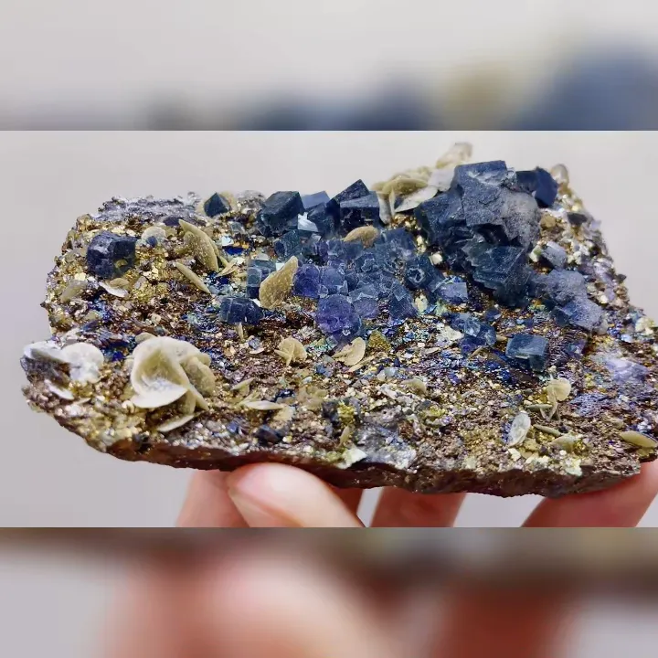 Natural Cubic Fluorite & Bismuthinite, Pyrite and Siderite, Mineral Specimens: Yaogangxian,Hunan (105*70*35mm) - image 4