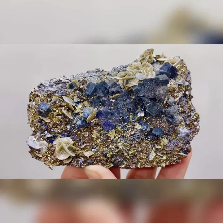 Natural Cubic Fluorite & Bismuthinite, Pyrite and Siderite, Mineral Specimens: Yaogangxian,Hunan (105*70*35mm) - image 5