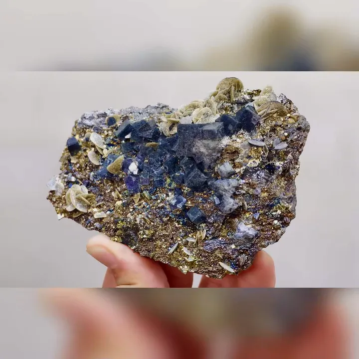 Natural Cubic Fluorite & Bismuthinite, Pyrite and Siderite, Mineral Specimens: Yaogangxian,Hunan (105*70*35mm) - image 3