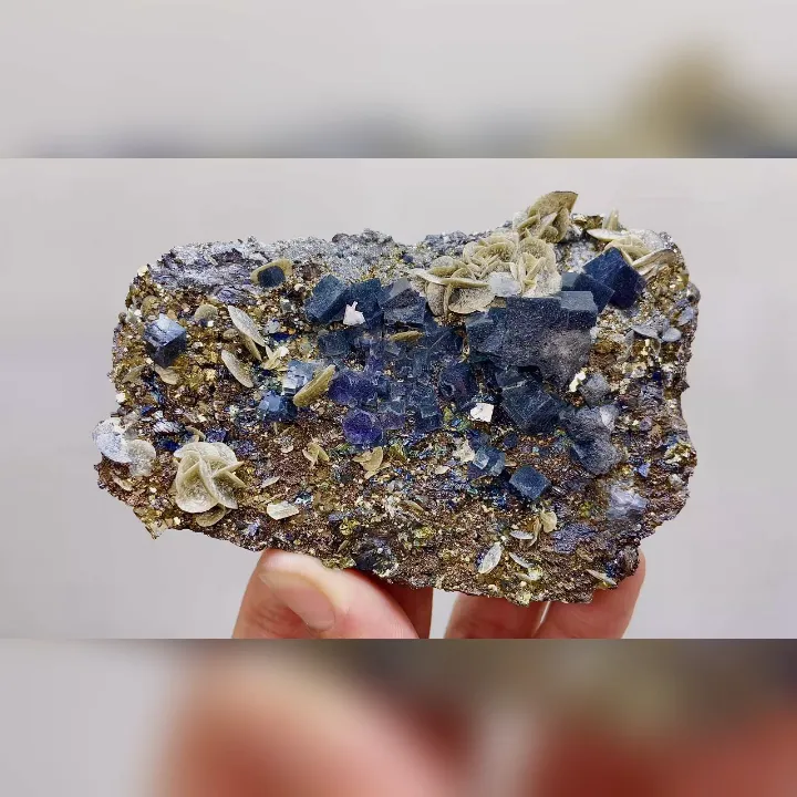Natural Cubic Fluorite & Bismuthinite, Pyrite and Siderite, Mineral Specimens: Yaogangxian,Hunan (105*70*35mm) - image 6