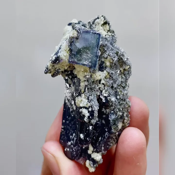 Natural Cubic Fluorite & Black Wolframite, Mineral Specimens:Yaogangxian,Hunan (30*65*30mm) - image 6