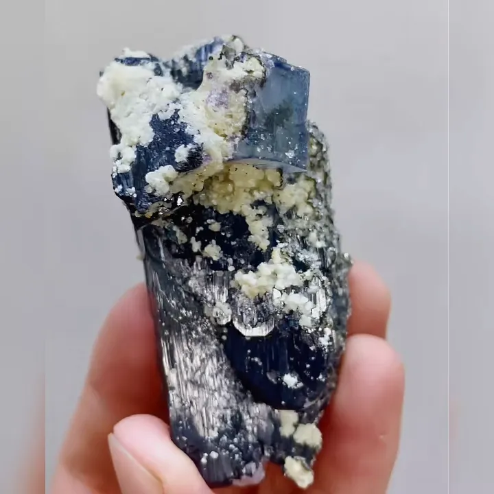 Natural Cubic Fluorite & Black Wolframite, Mineral Specimens:Yaogangxian,Hunan (30*65*30mm) - image 3