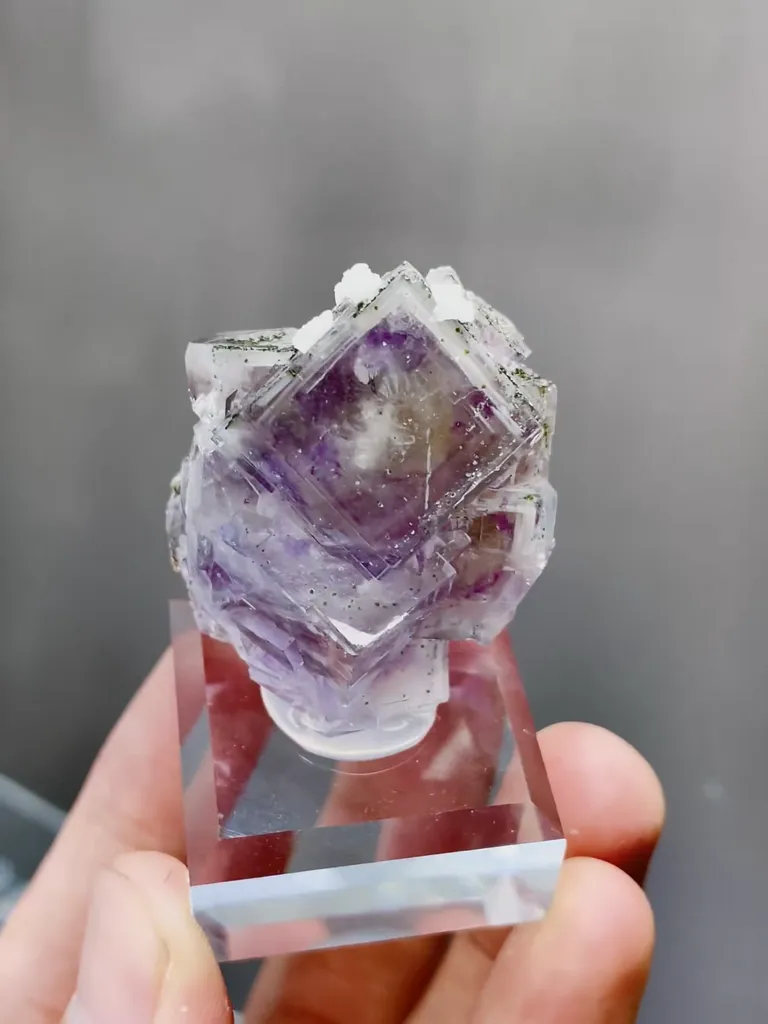 Natural Cubic Fluorite comes from Yaogangxian,Hunan 30*30*38 - image 3