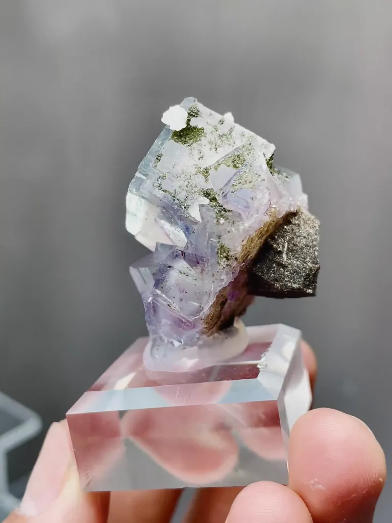 Natural Cubic Fluorite comes from Yaogangxian,Hunan 30*30*38 - image 5