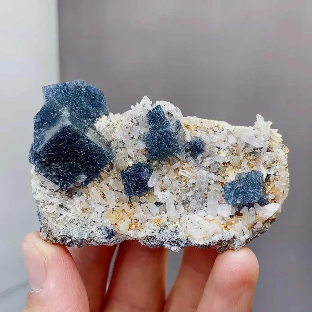 Natural Cubic Fluorite with Grey Bismuth and Quartz Symbiosis comes from Yaogangxian,Hunan 70*45*30MM image