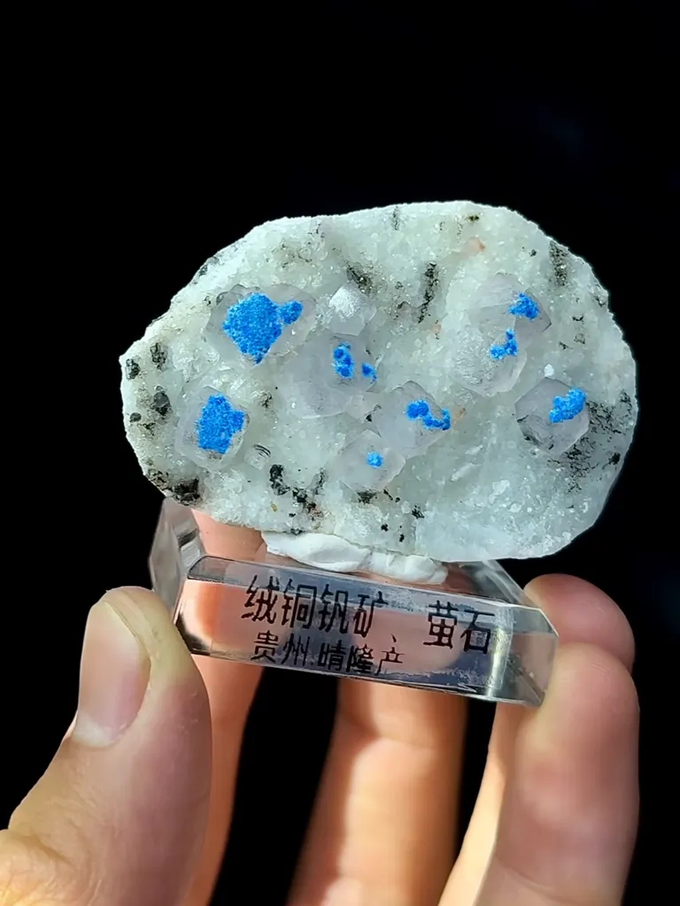 Natural Cyanotrichite Coexisting With Fluorite comes from Qinglong,Guizhou 55*20*35MM image