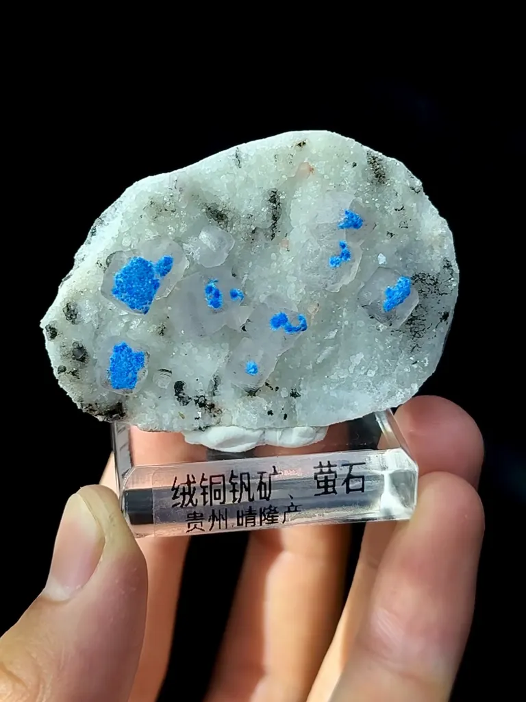 Natural Cyanotrichite Coexisting With Fluorite comes from Qinglong,Guizhou 55*20*35MM - image 4