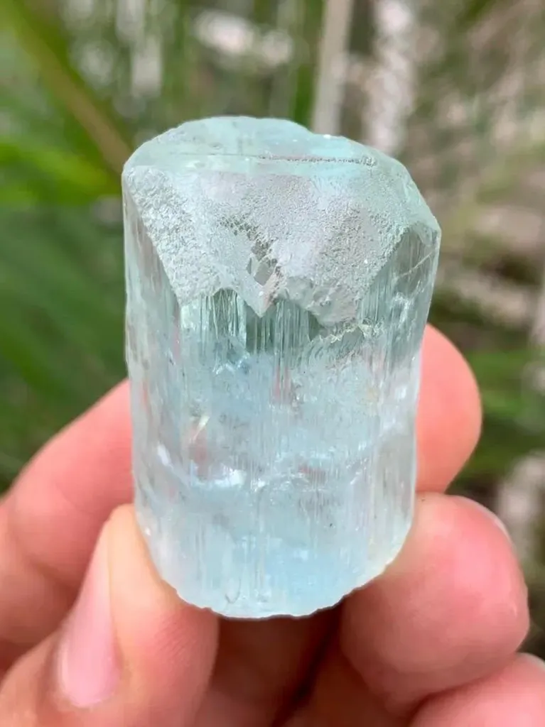 Natural DIamond Cut Blue Aquamarine Crystal from Pakistan - image 2
