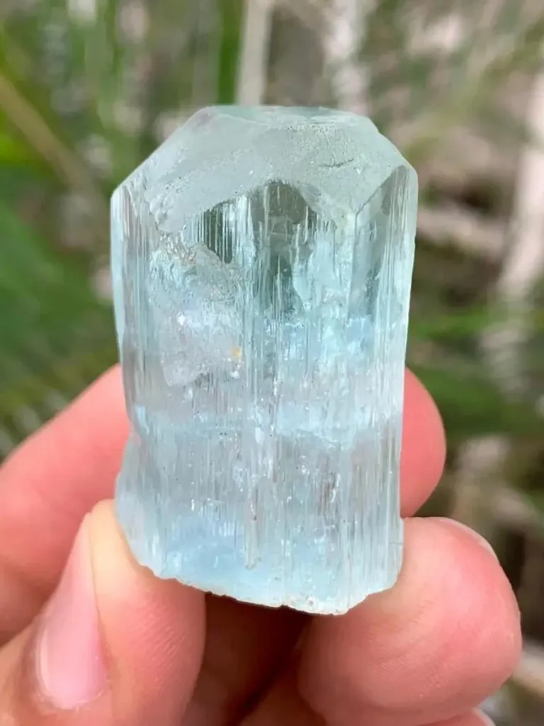 Natural DIamond Cut Blue Aquamarine Crystal from Pakistan - image 5