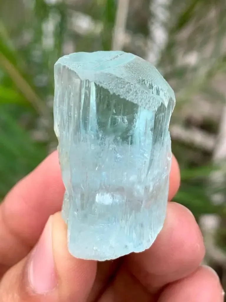 Natural DIamond Cut Blue Aquamarine Crystal from Pakistan - image 7
