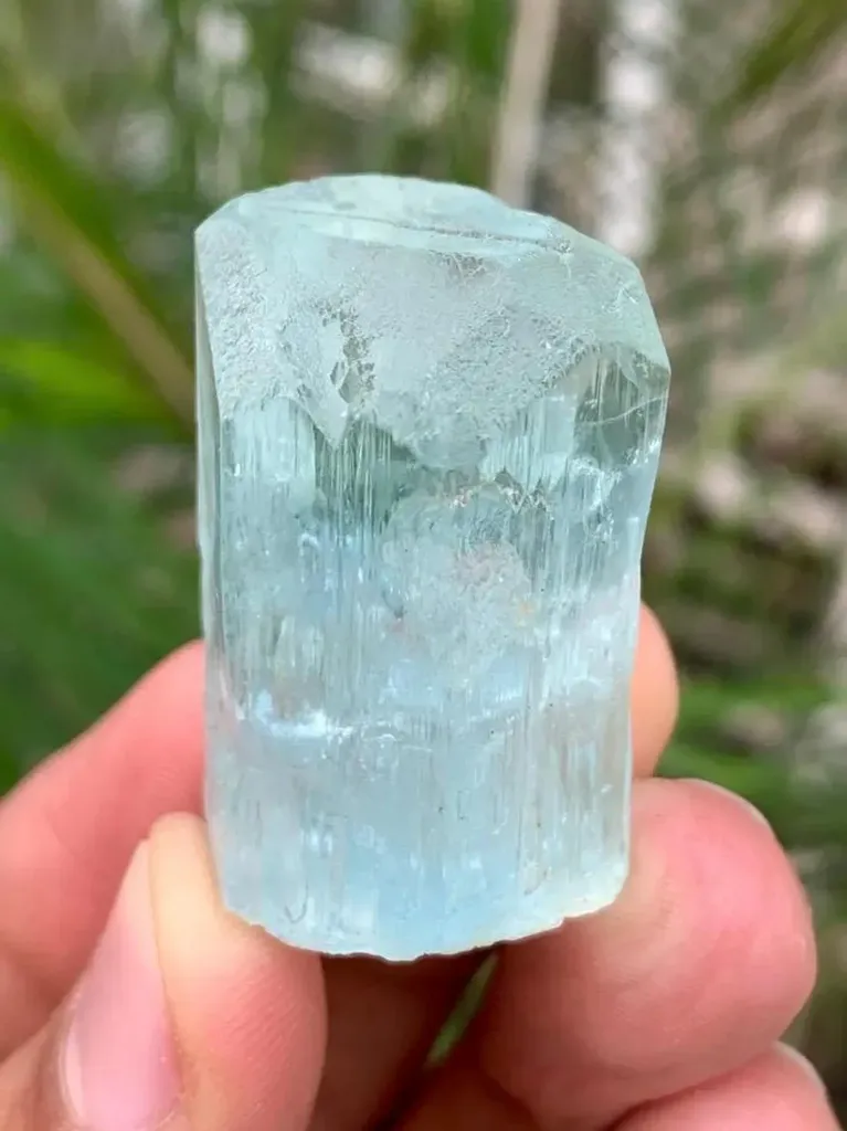 Natural DIamond Cut Blue Aquamarine Crystal from Pakistan - image 4