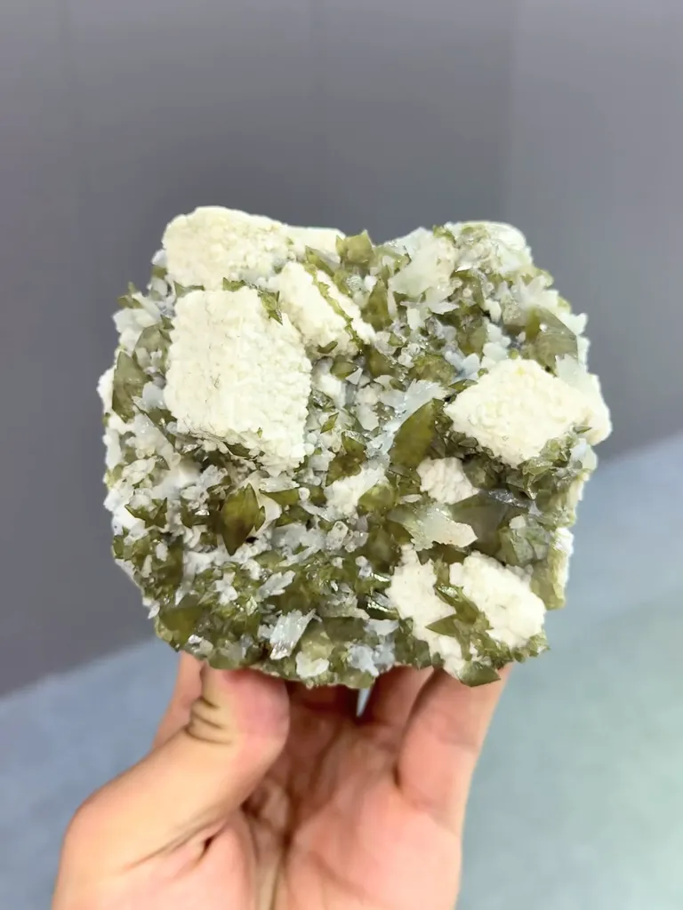 Natural Dolomite and Bicolor Calcite coexist comes from Anhui,Hunan 105*45*95MM - image 5