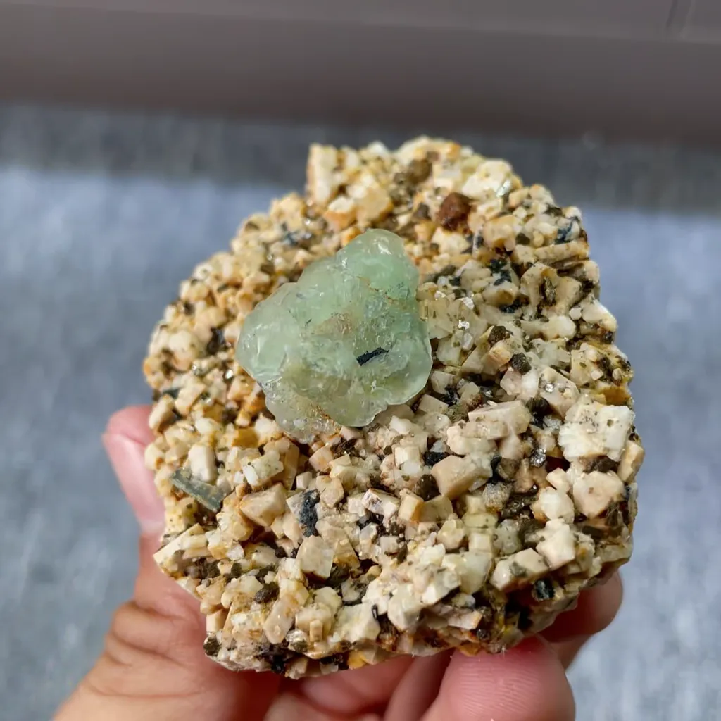 Natural Dolomite and Green Fluorite Symbiosis comes from Xianghualing,Hunan 65*55*35MM - image 4