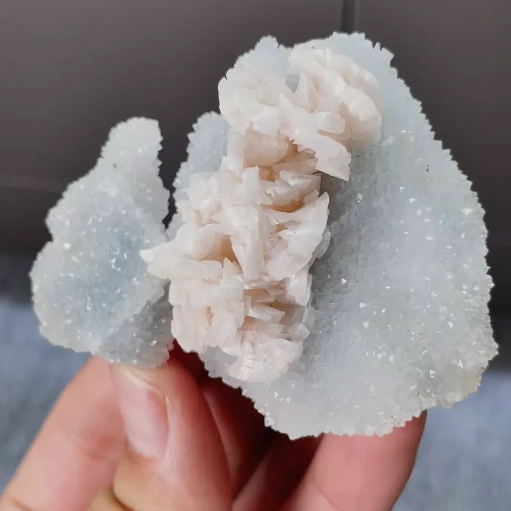 Natural Dolomite and Quartz Symbiosis comes from Yaogangxian,Hunan 70*55*25MM - image 3