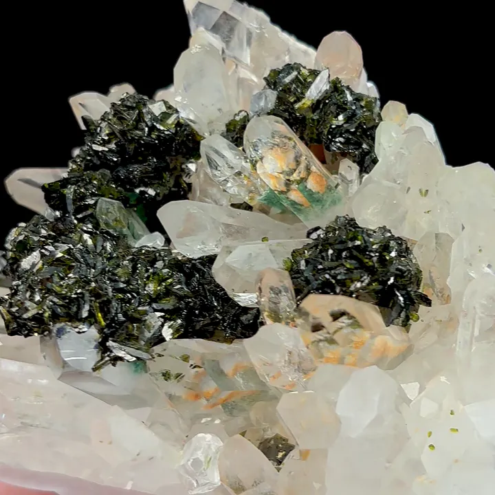 Natural Epidote and Clear Quartz Cluster, Mineral Specimen:Meigu,Sichuan (95*75*40MM) - image 3