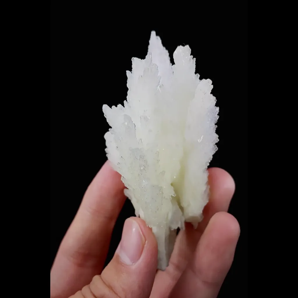 Natural Feather Calcite comes from Fujian,China 35*35*90MM - image 3
