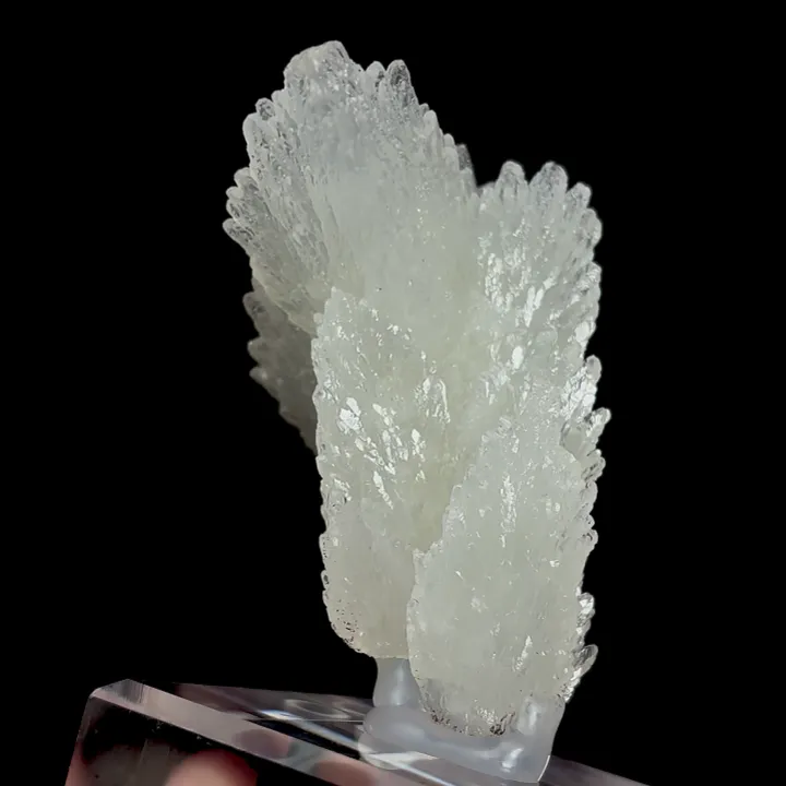 Natural Feather Calcite, Mineral Specimen:Fujian,China (60*40*55MM) image