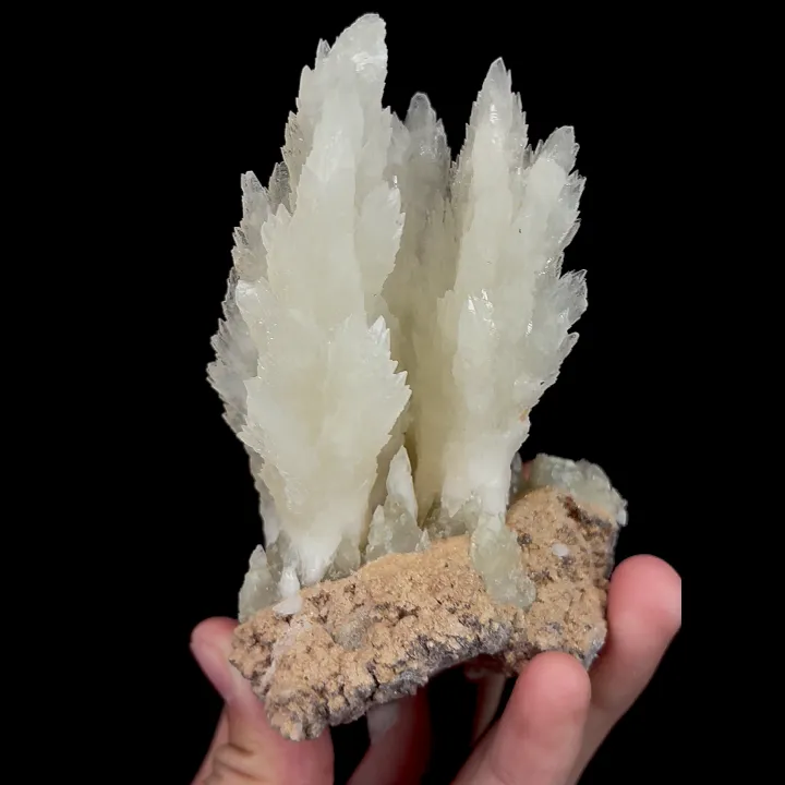 Natural Feather Calcite, Mineral Specimen:Fujian,China (80*65*125MM) - image 3