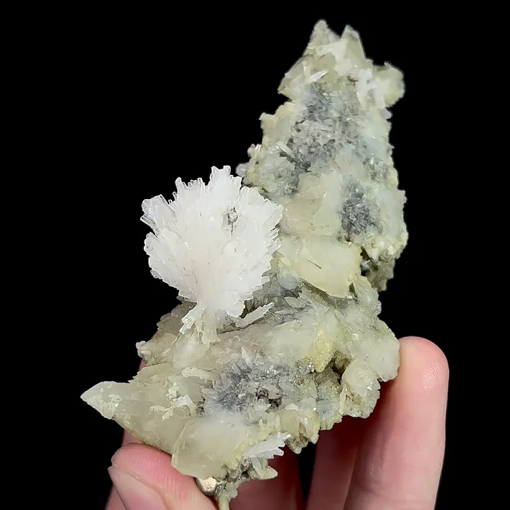 Natural Feather Calcite, Mineral Specimen:Guizhou,China (90*40*30MM) image
