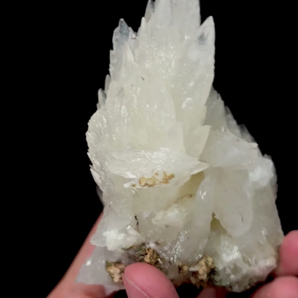 Natural Feather Calcite Mineral Specimen,High Quality Specimen,ANHUI,CHINA(66*66*102mm) - image 3