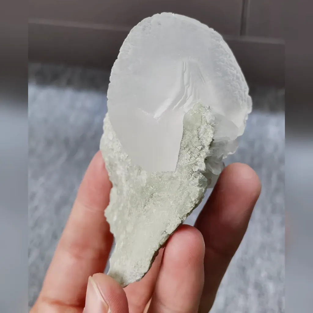 Natural Flake Calcite comes from Inner Mongolia,China 60*90*50MM - image 3