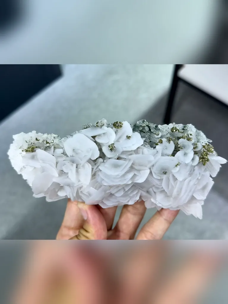 Natural Flaky Calcite and Pyrite and Quartz coexist comes from Fujian,China 150*45*65MM - image 3