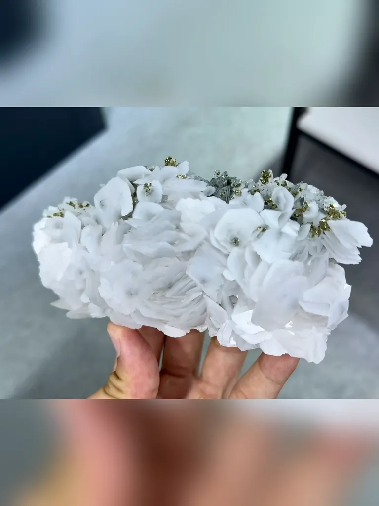 Natural Flaky Calcite and Pyrite and Quartz coexist comes from Fujian,China 150*45*65MM - image 4