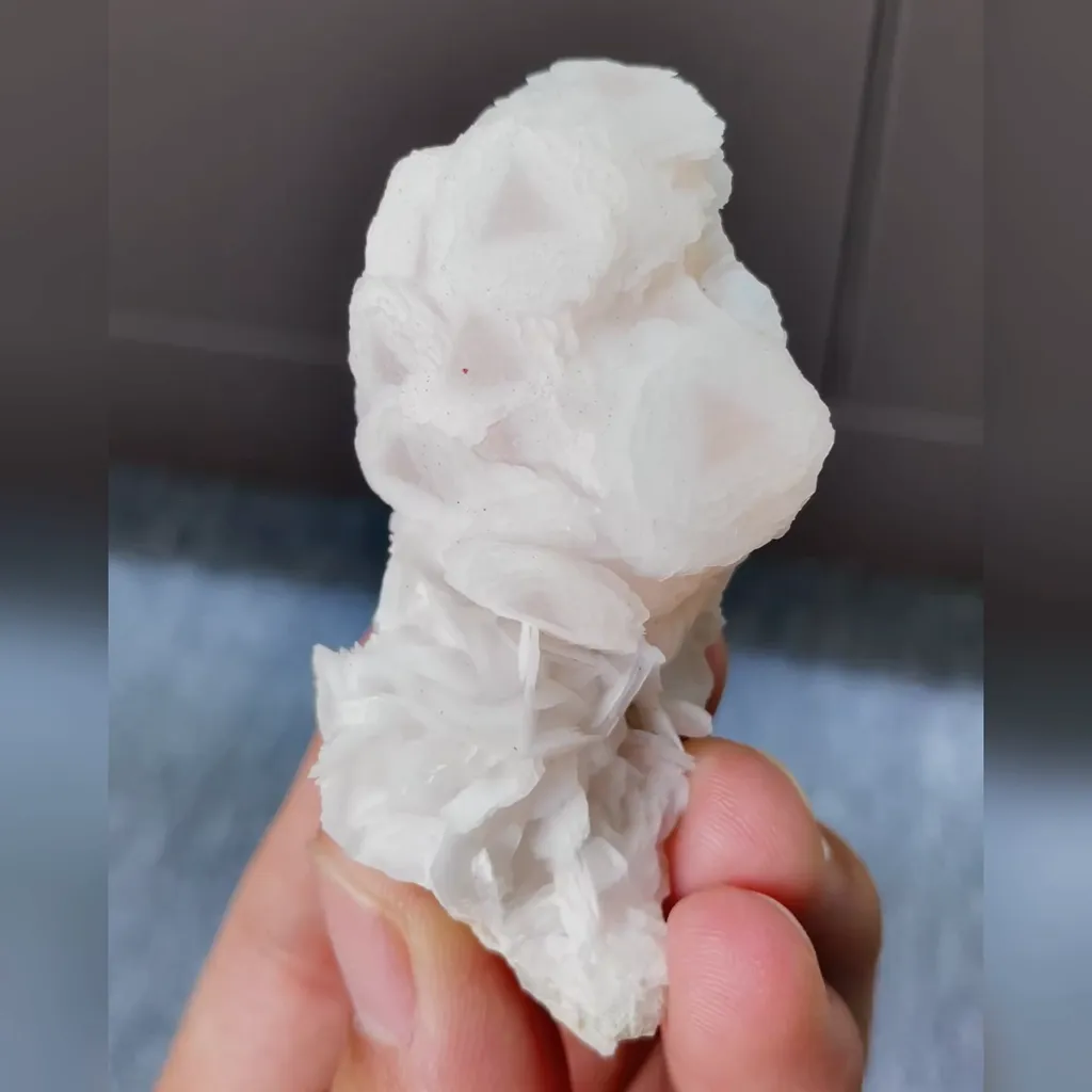 Natural Flaky Calcite comes from Fujian,China 45*60*30MM image