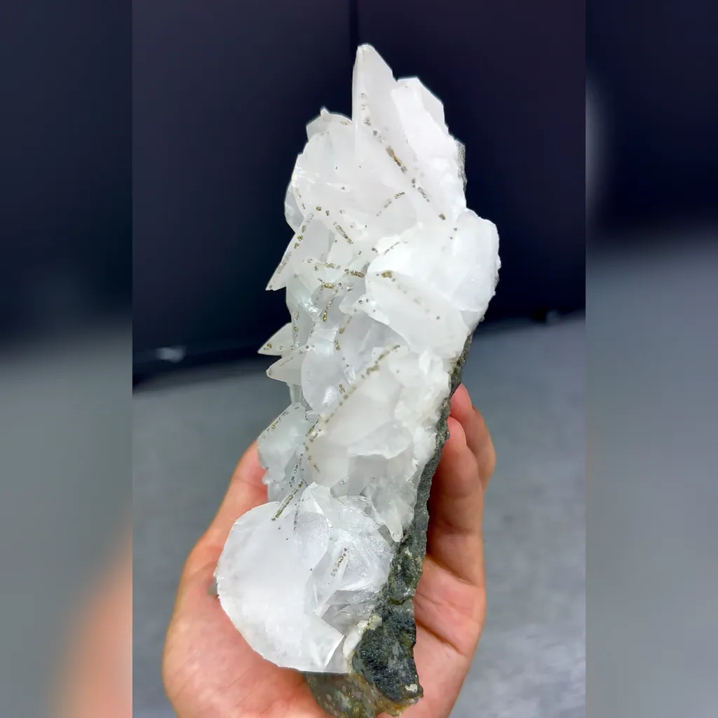 Natural Flaky Calcite comes from Fujian,China 70*40*180MM - image 3