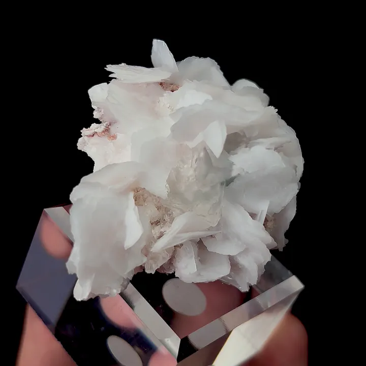 Natural Flaky Calcite, Mineral Specimen:Fujian,China (55*30*40MM) image