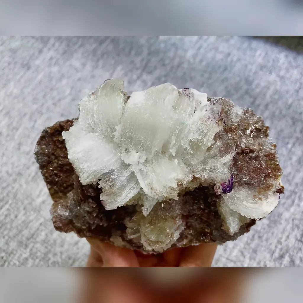 Natural Flower-Shaped Gypsum comes from Guizhou,China 120*85*55MM - image 3