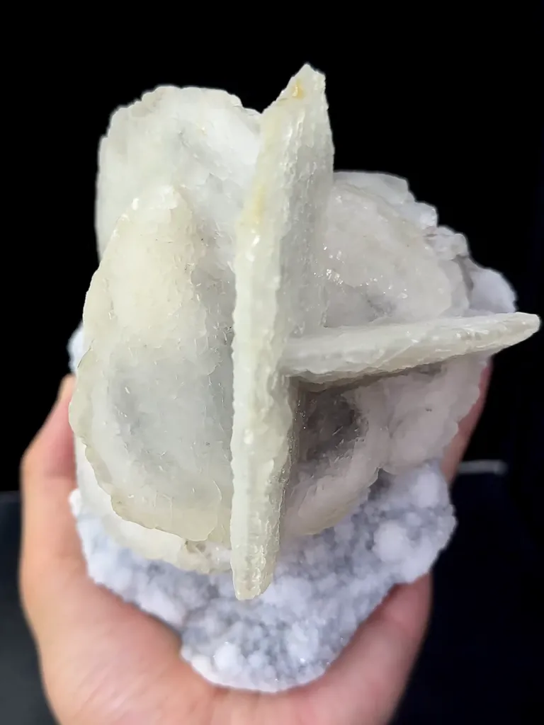 Natural Fluorescent Flower-like Calcite and Crystal Coexist comes from Fujian,China 115*100*150MM - image 2