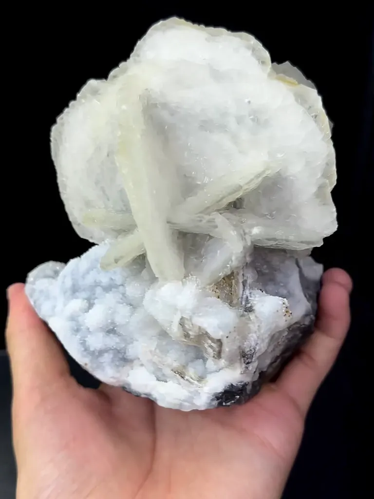 Natural Fluorescent Flower-like Calcite and Crystal Coexist comes from Fujian,China 115*100*150MM - image 3