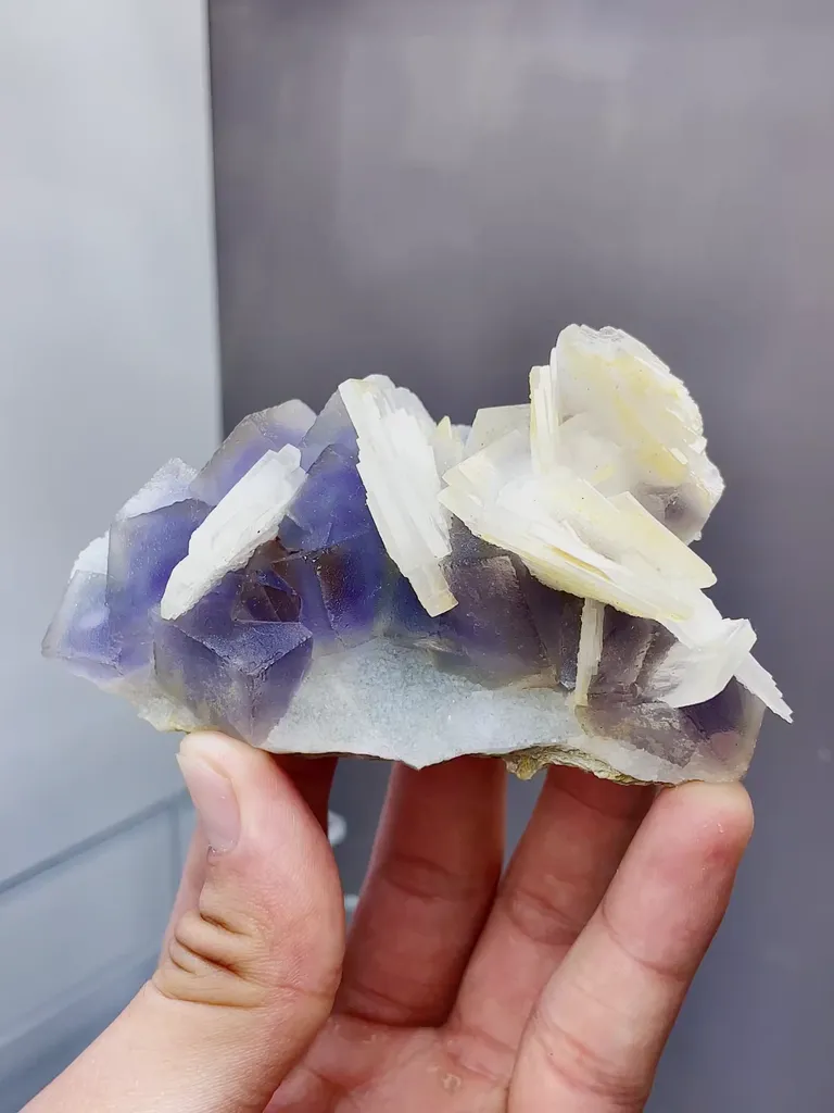 Natural Fluorite and Barite coexist comes from Chenzhou,Hunan 99*30*50MM image