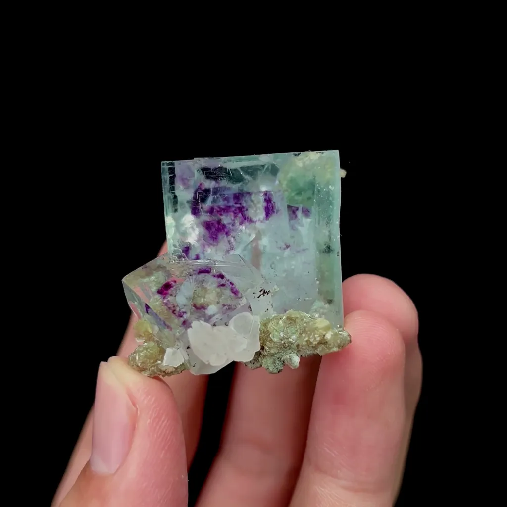 Natural Fluorite and Mica Mineral Specimen,High Quality Specimen,YAO GANG XIAN,HUNAN,CHINA(37*34*31mm) - image 2